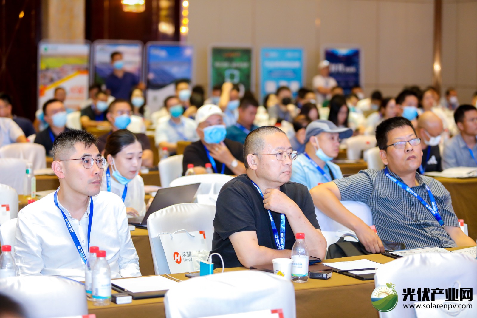 砥砺前行 | DB视讯光电建材B02系列利用系统履历互换会&2022第二届中部门布式光伏创新发展论坛圆满闭幕