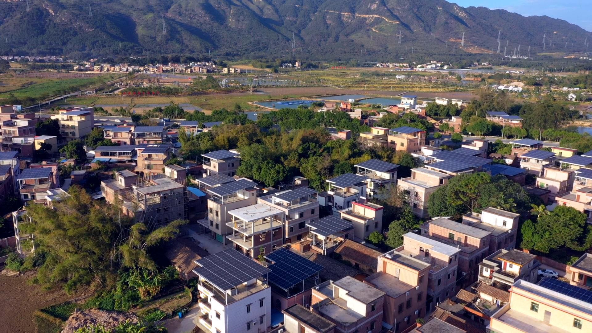 深刻执行村落电网坚韧提升工程，户用光伏等新能源应并尽并，大力助扶推动发展！