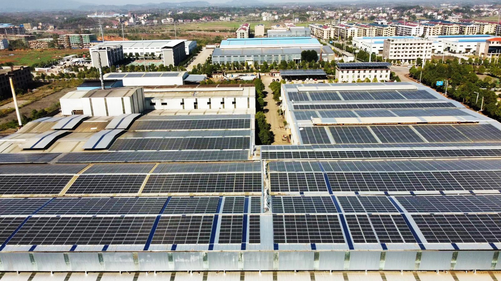 6月以来，室表温度居高不下！多地供电严重，光伏电站或将为工贸易企业带来“用电自由！